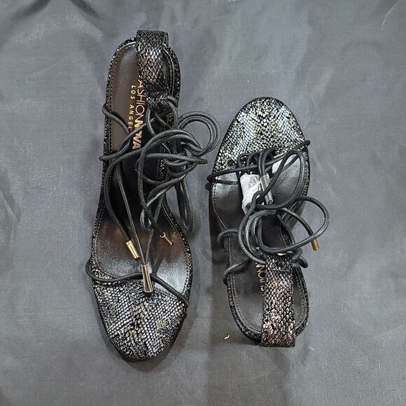 BRAND NEW FASHION NOVA REPTILE SPRINT STRAPPY WRAP LACE-UP HEEL SANDAL - Picture 5 of 15